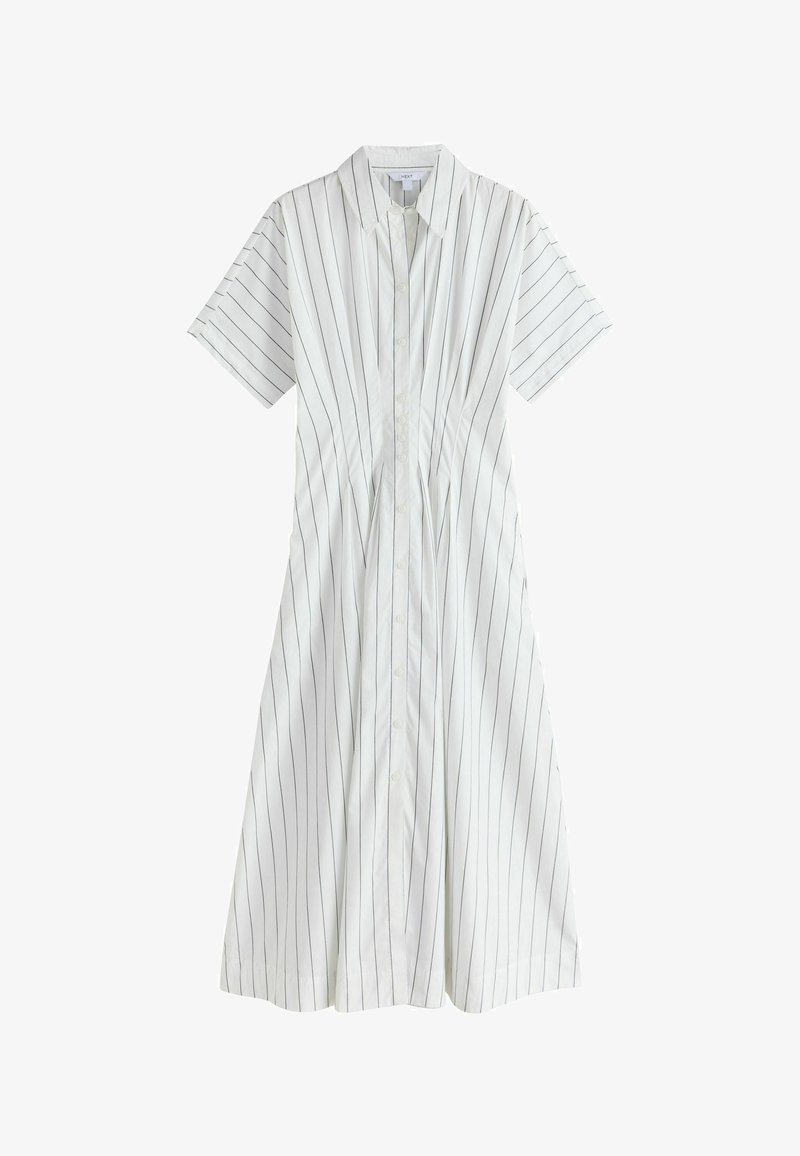 Hvid kortærmet kjole med knapper og vertikale tynde sorte striber samt en krave, der har en figursyet talje og en udvidet nederdel.