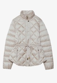 Polstret beige jakke med glidelås foran, diamantquiltet, høy krage, justerbar midjebånd og sidelommer med glidelås for funksjonalitet.
