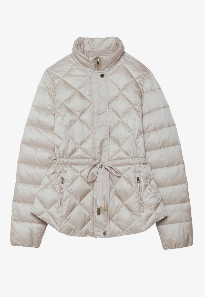 Beige gepolsterte Jacke mit einem Reißverschluss vorne, Rautenmuster, hohem Kragen, verstellbarem Taillenzug und seitlichen Reißverschlusstaschen für Funktionalität.