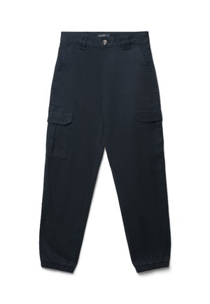Pantalons cargo bleu marine avec deux grandes poches latérales, des poignets élastiques et une fermeture à bouton. Fabriqués à partir d'un tissu léger et lisse.