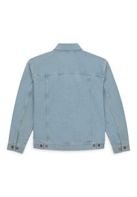 Ljust blå denimjacka med klassisk krage, långa ärmar och knäppte ärmslut. Har sidofickor och synliga sömmar på baksidan.