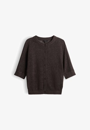 Donkerbruine gebreide vest met knopen, korte mouwen, geribde manchetten, hals en zoom, afgebeeld op een witte achtergrond.