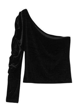 Top in velluto nero con spalla scoperta e design aderente. La manica sinistra presenta dettagli arricciati, una texture liscia e orlo dritto in fondo.