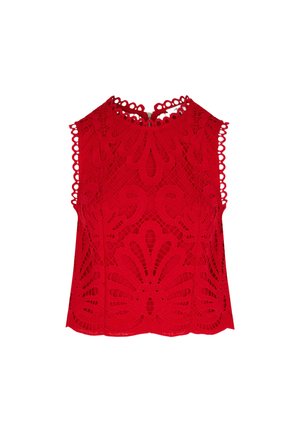 Top rosso senza maniche in pizzo con collo alto, motivi traforati floreali e geometrici, e bordi smerlati.