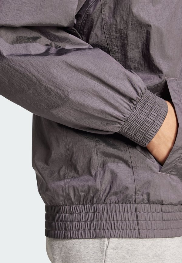 MERCEDES - AMG PETRONAS FORMULA ONE TEAM PREMIUM WOVEN TRACK WOMEN - Training jacket2