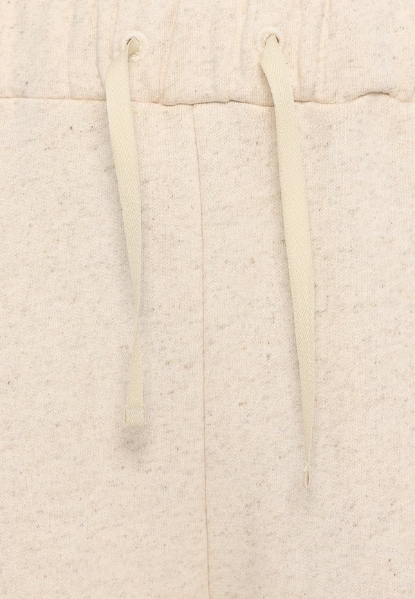 AIRE - Shorts - sand2