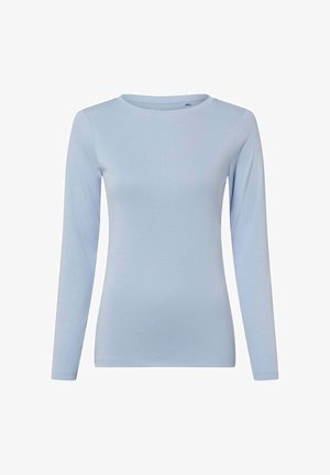 Hellblaues, langärmliges, tailliertes Hemd mit rundem Ausschnitt, vor weißem Hintergrund dargestellt.