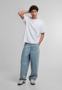 Urban Classics LOOSE TEE - Pamata T-krekls - white