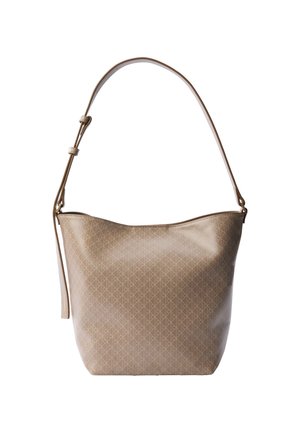 Τσάντα κάδου από μπεζ δέρμα με διακριτικό μοτίβο μονόγραμμου, ρυθμιζόμενο λουρί ώμου και κλείσιμο με φερμουάρ.