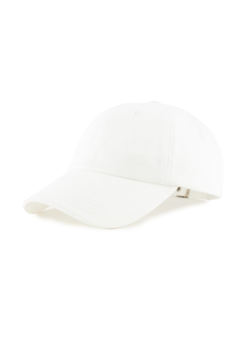 Gorra de béisbol blanca hecha de algodón con visera curva, que cuenta con un diseño de seis paneles y una correa ajustable en la parte posterior. Textura suave.