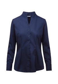 Blouse femme bleu marine à manches longues avec col mandarin et fermeture boutonnée devant sur fond blanc.