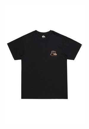T-shirt en coton noir à manches courtes, présentant un petit logo vague orange simple et du texte sur la partie gauche de la poitrine.