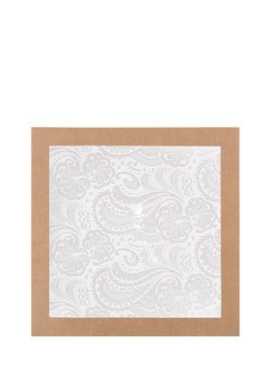 Weißes Paisley-Muster auf strukturiertem Papier in einem hellbraunen, quadratischen Kartonrahmen. Mit subtilen geprägten Details.