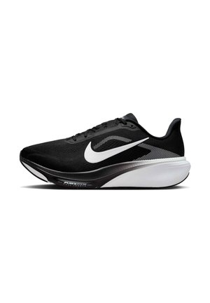 Schwarzer Nike Laufschuh mit weißem Swoosh-Logo, schwarz-weißer Sohle und atmungsaktivem Mesh-Obermaterial.