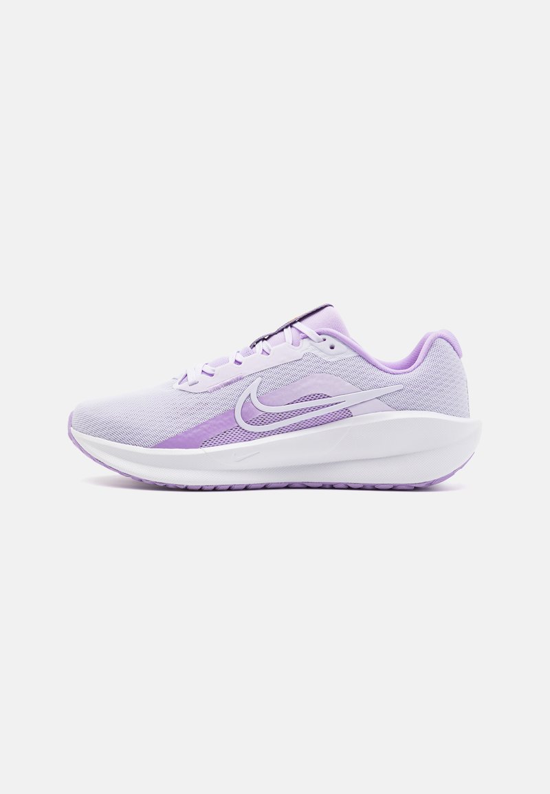 Nike Performance DOWNSHIFTER 13 - Chaussures de running sur route - barely grape/white/lilac bloom/lilac/sundial