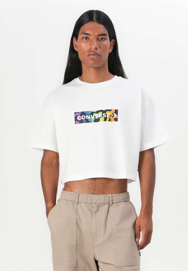 PRIDE UNISEX CROP TEE - Print T-shirt2