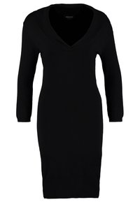 Vestito nero lavorato a maglia con scollo a V profondo e maniche lunghe, caratterizzato da una forma aderente e texture a coste. Nessun motivo o accento presente.