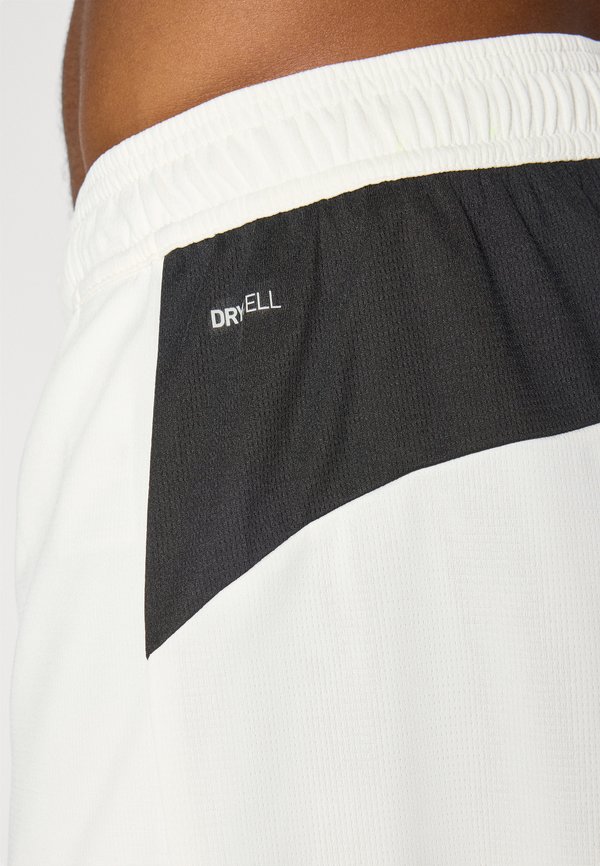 BMG SHORTS REPLICA - Club wear2