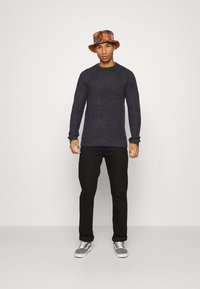 Only & Sons ONSKELVIN STRUC CREW NECK - Camisola - dark grey melange