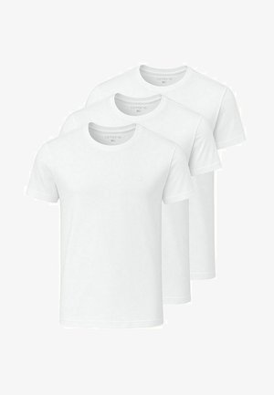 Trzy białe t-shirty z krótkimi rękawami, wykonane z bawełny, z okrągłym dekoltem i małym logo marki na górnej lewej stronie każdej koszulki.