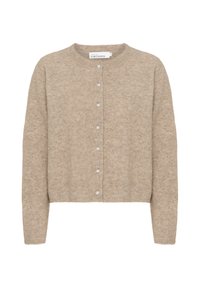 Beige, gestrickte Strickjacke mit rundem Ausschnitt, ausgestattet mit einer Knopfleiste mit perlenähnlichen Knöpfen sowie gerippten Bündchen und Saum. Weiche Textur.