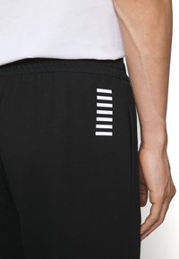 Thumbnail Image 4