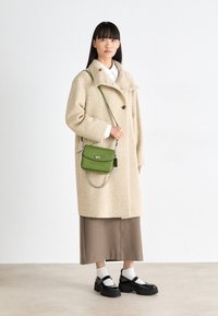 COACH CASSIE CROSSBODY BAG 19 - Borsa a mano - dark lime