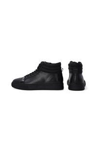 VENEZIA SNEAKERS czarny