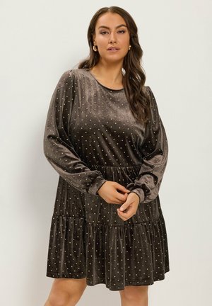Yours Clothing, PLUS SIZE OCCASION DRESSES - Robe de soirée - chocolate