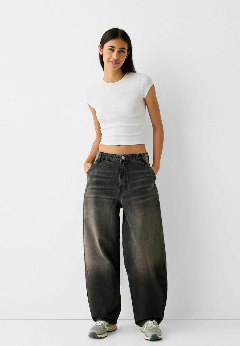 Bershka Relaxed fit jeans donkergrijs Bershka Relaxed fit jeans donkergrijs