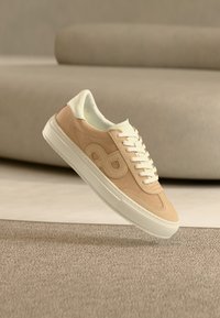 Επιλέχθηκε, sand