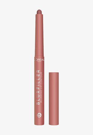 Crayon contour des lèvres estompeur L'Oréal Paris Blürfiller rose nude mat avec le capuchon retiré à côté sur fond blanc.