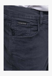 Non sélectionné, bleu marine