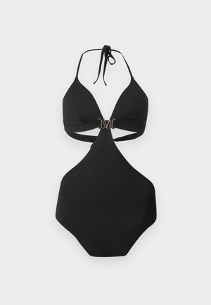 Maillot de bain une pièce noir avec col halter, découpe à l'avant et fermoir doré en forme de "M" reliant la partie haute et la partie basse.