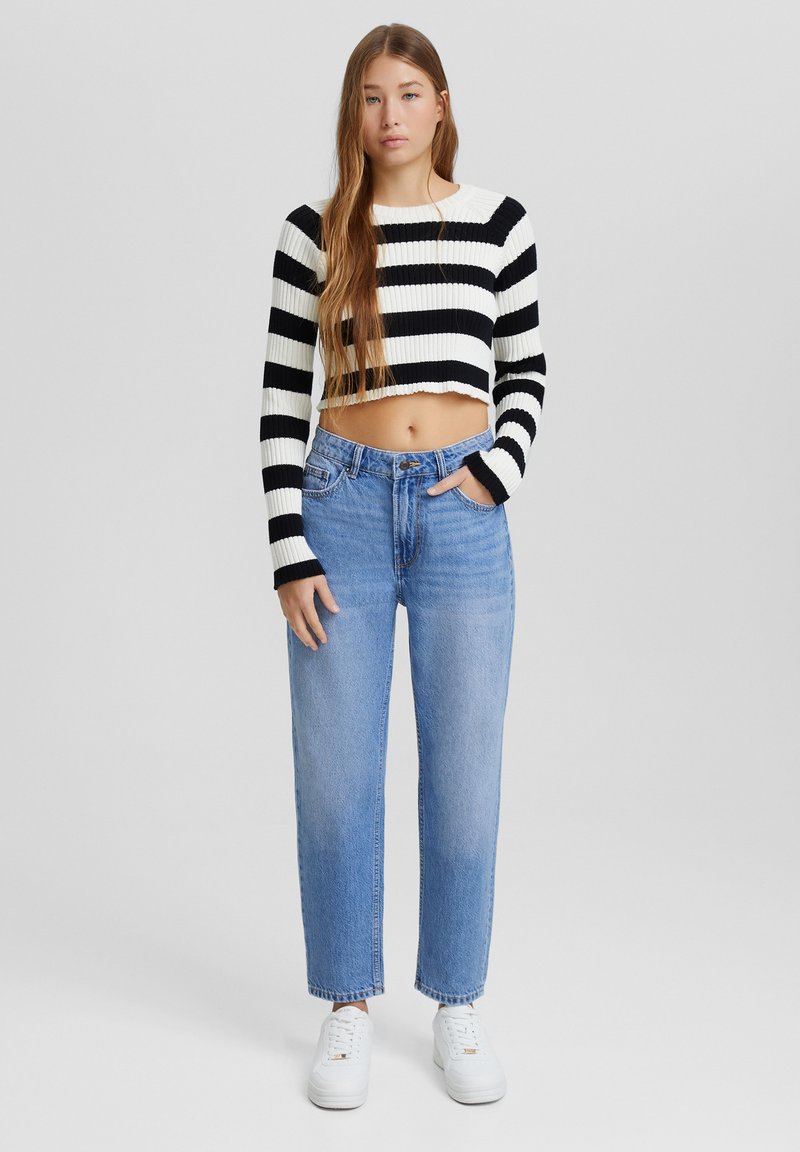 Bershka Slim fit jeans donkerblauw Bershka Slim fit jeans donkerblauw