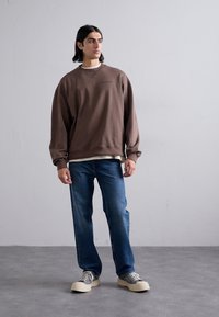 Holzweiler ANTHEM CREW - Sweatshirt - brown