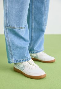 FIELD GENERAL - Sneakers - platinum-coloured/silver-coloured/light brown