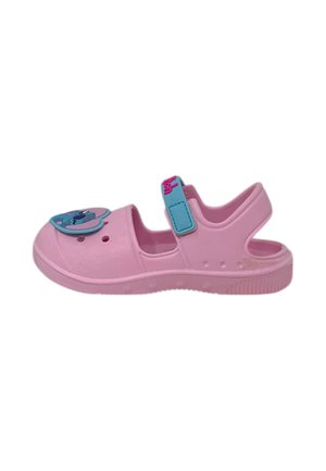 Sandalo rosa per bambini con tallone aperto, cinturino blu con testo rosa e decorazione con personaggio dei cartoni animati blu sul davanti.