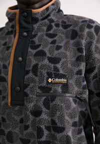 Columbia HELVETIA™ PRINTED HALF SNAP - Fleecová mikina - black retroscape