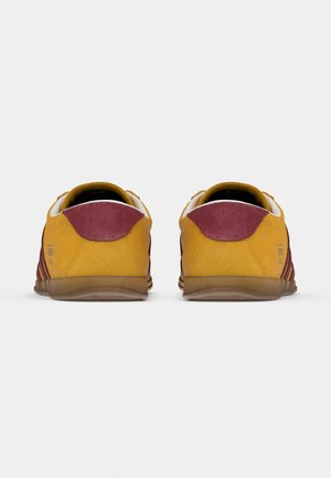 adidas gazelle silver green womens ADIDAS GAZELLE Jaune – De Long En Large main image 0