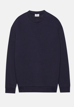 Tumesinine sweatshirt puuvilla segus, ümarate kaelustega, pikad varrukad, soonikkoes mansetid ja alläär ning sile, kergelt tekstureeritud viimistlus.