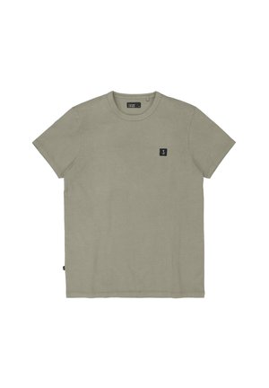 Effen olijfgroene katoenen T-shirt met korte mouwen, ronde hals en een klein zwart logo op de linkerborst.
