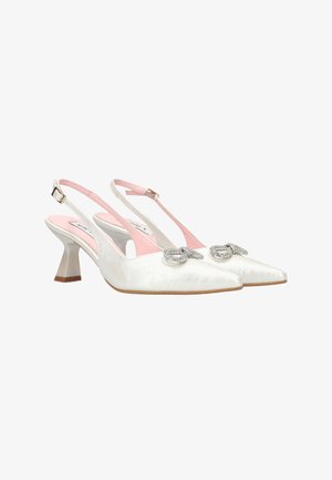 Notre-V, NOTRE-V DAMES SLINGBACKS 2867BP. - Classic heels - adhara novia