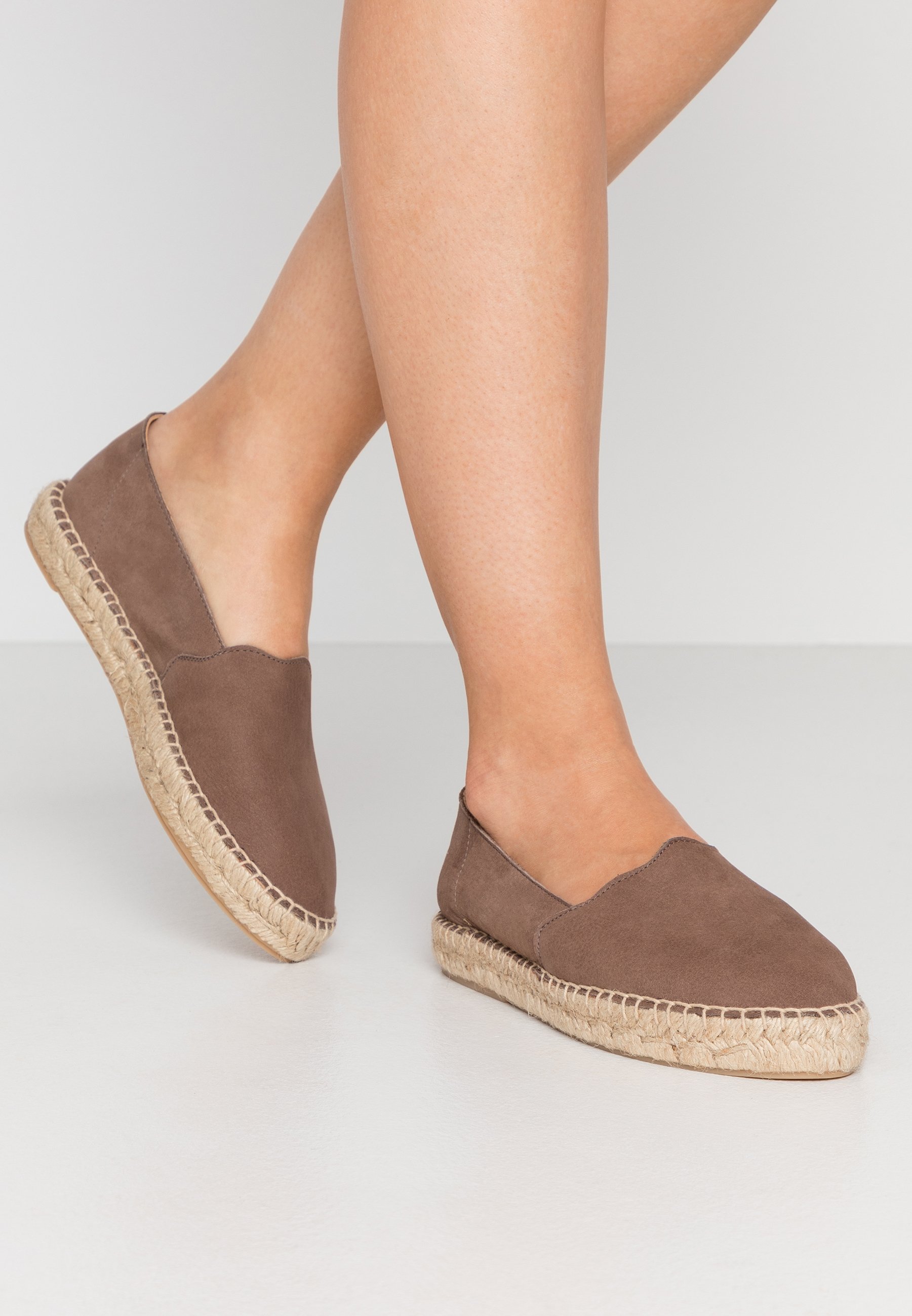 Bianco ESPADRILLES KLASSISCHE - Loafers - light brown Bianco ESPADRILLES KLASSISCHE - Loafers - light brown