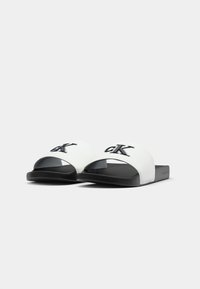 Calvin Klein Jeans SLIDE MONO - Papucsszandálok - bright white/black