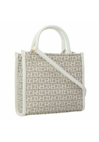 Beige schoudertas met een herhaald logo-patroon, witte leren accenten, dubbele handvaten bovenop en een verstelbare schouderriem.