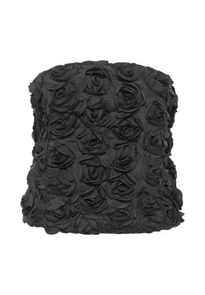 Sac en tissu noir recouvert de roses en tissu texturé. Présente une forme structurée et une surface lisse, mettant en valeur des accents floraux détaillés.