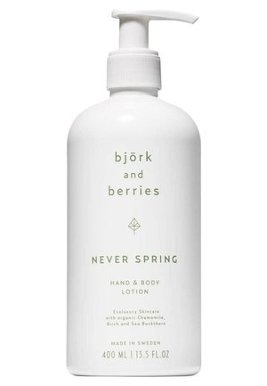 BJÖRK & BERRIES KÖRPERPFLEGE NEVER SPRING HAND & BODY LOTION - Moisturiser