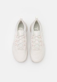 Nike Performance REACT PEGASUS TRAIL 4 - Laufschuh Trail - phantom/light orewood brown/summit white