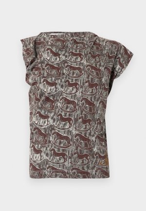 HEBO - Top - red rocking